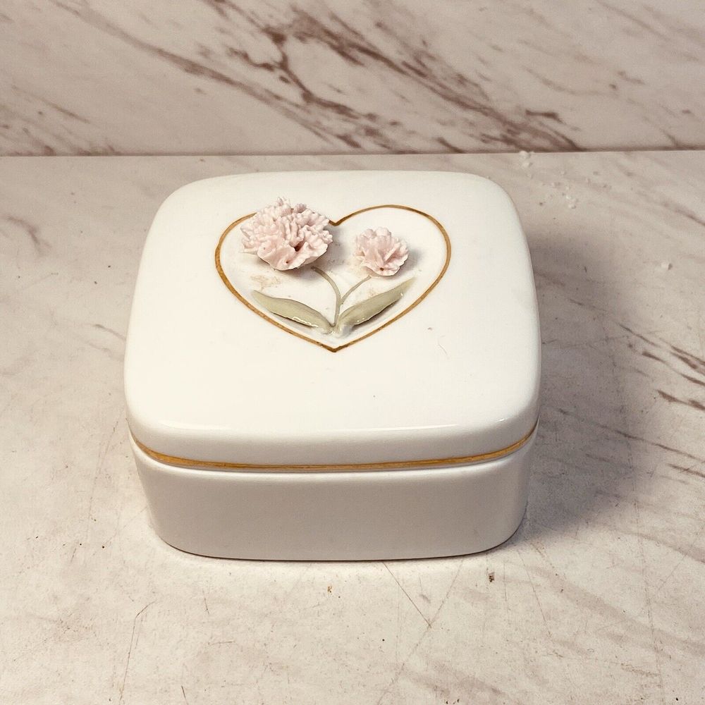 Romantique BHS Ceramic Trinket Box Flowers And Gold Trim 3.5”x3.5”x1.5”